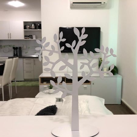 Modern Center Studio Under The Castle II Free Parking Liubliana Exterior foto