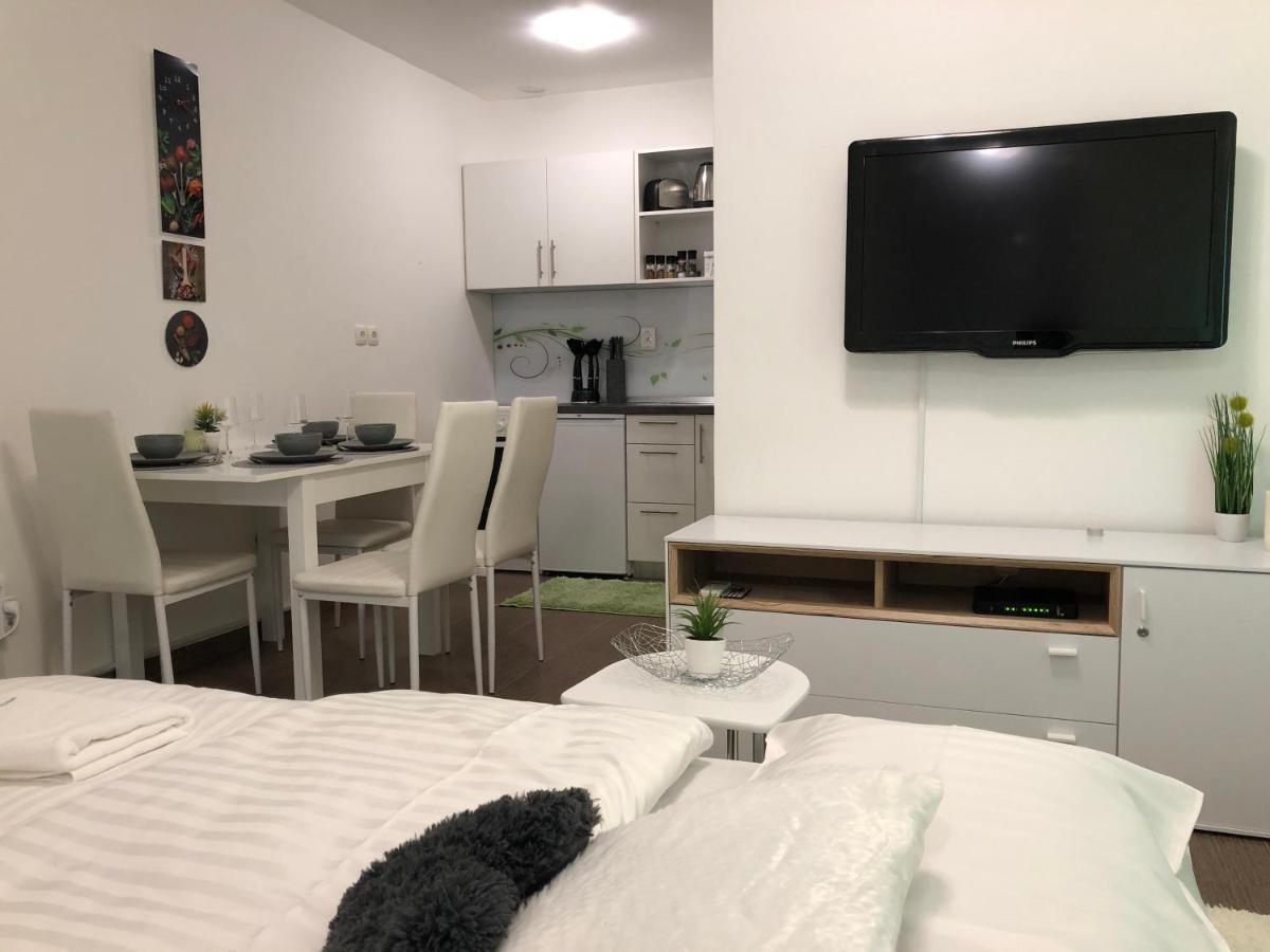 Modern Center Studio Under The Castle II Free Parking Liubliana Exterior foto